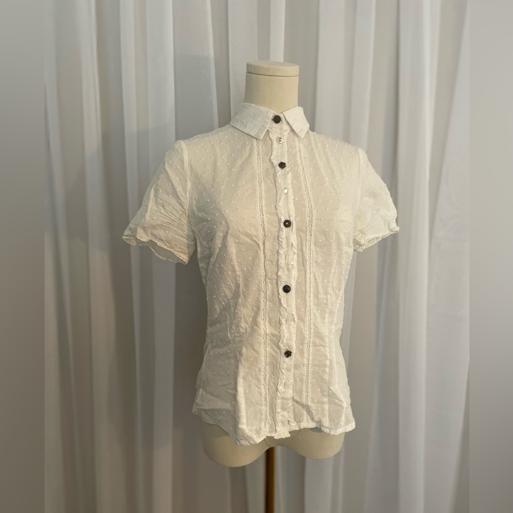 Short-sleeve button blouse